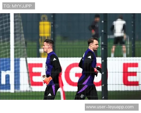 诺伊尔能否重返德国队将由纳格尔斯曼的态度决定两人关系错综复杂