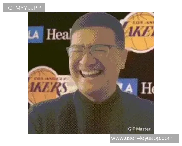 詹姆斯生涯总助攻达13754次距离超越保罗仅差32次