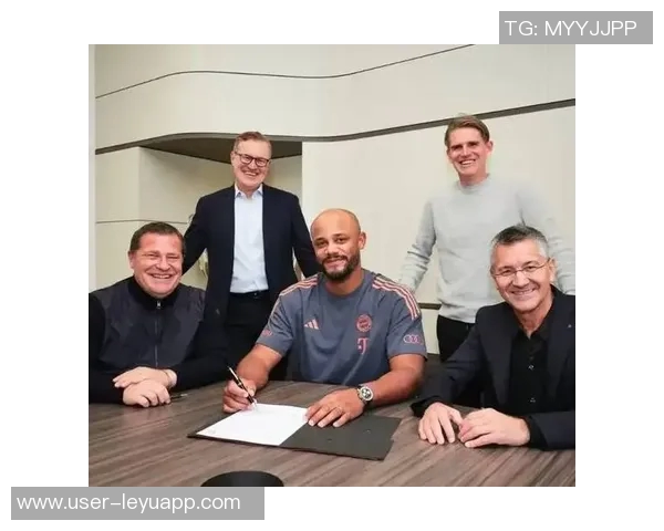 孔帕尼称赞卡尔训练刻苦队友调侃展现团队氛围