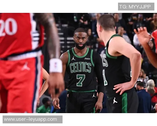 杰伦布朗外线失准20投9中仅得21分7篮板正负值惨淡24